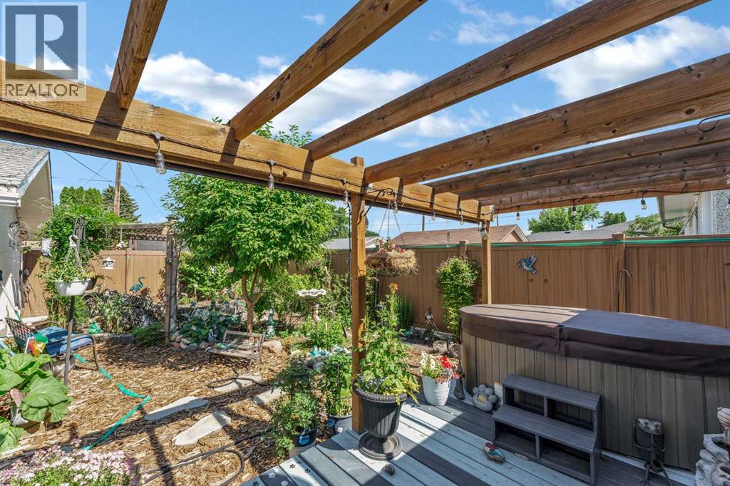 1896 28 Street SE - 35
