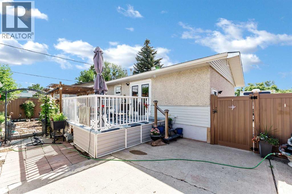 1896 28 Street SE - 39