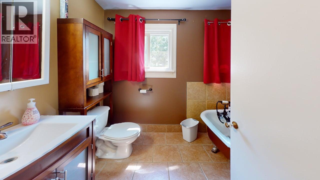 2066 CAUGHLIN Road - Image 37
