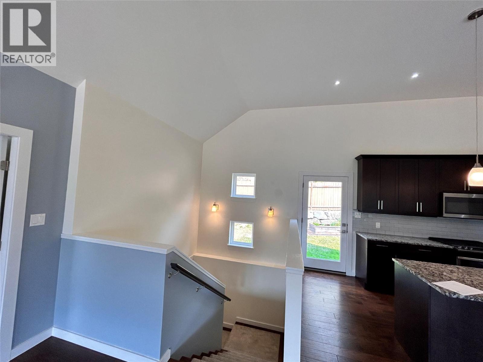 944 Redstone Drive - Image 26