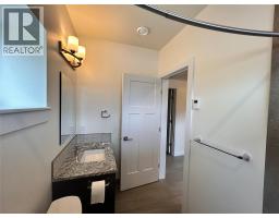 944 Redstone Drive, Rossland, BC V0G1Y0 Photo 12