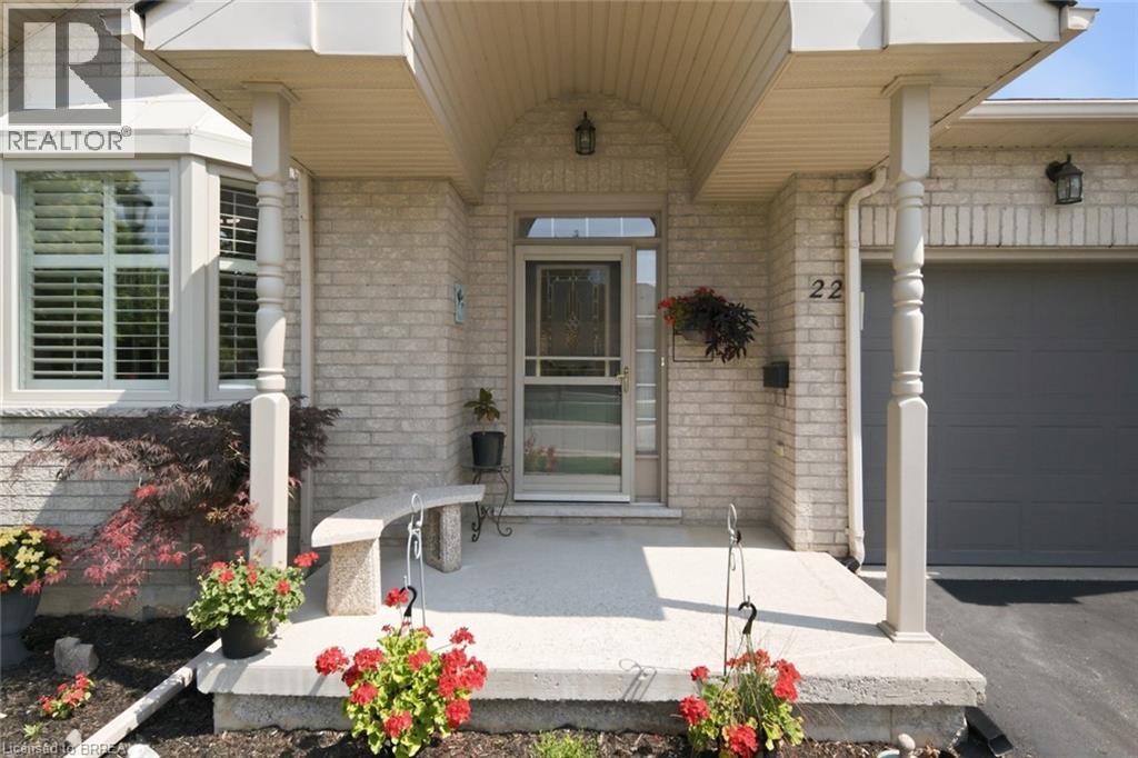22 RIVEROAKS Drive - Image 3