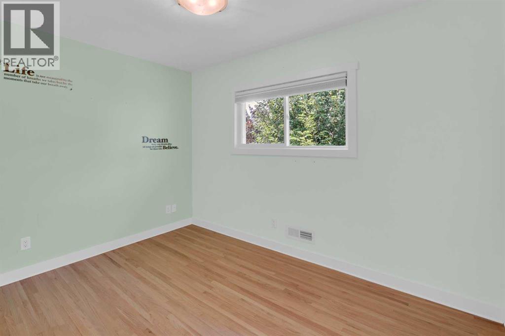 1 Thorncliffe Crescent NW - Image 22
