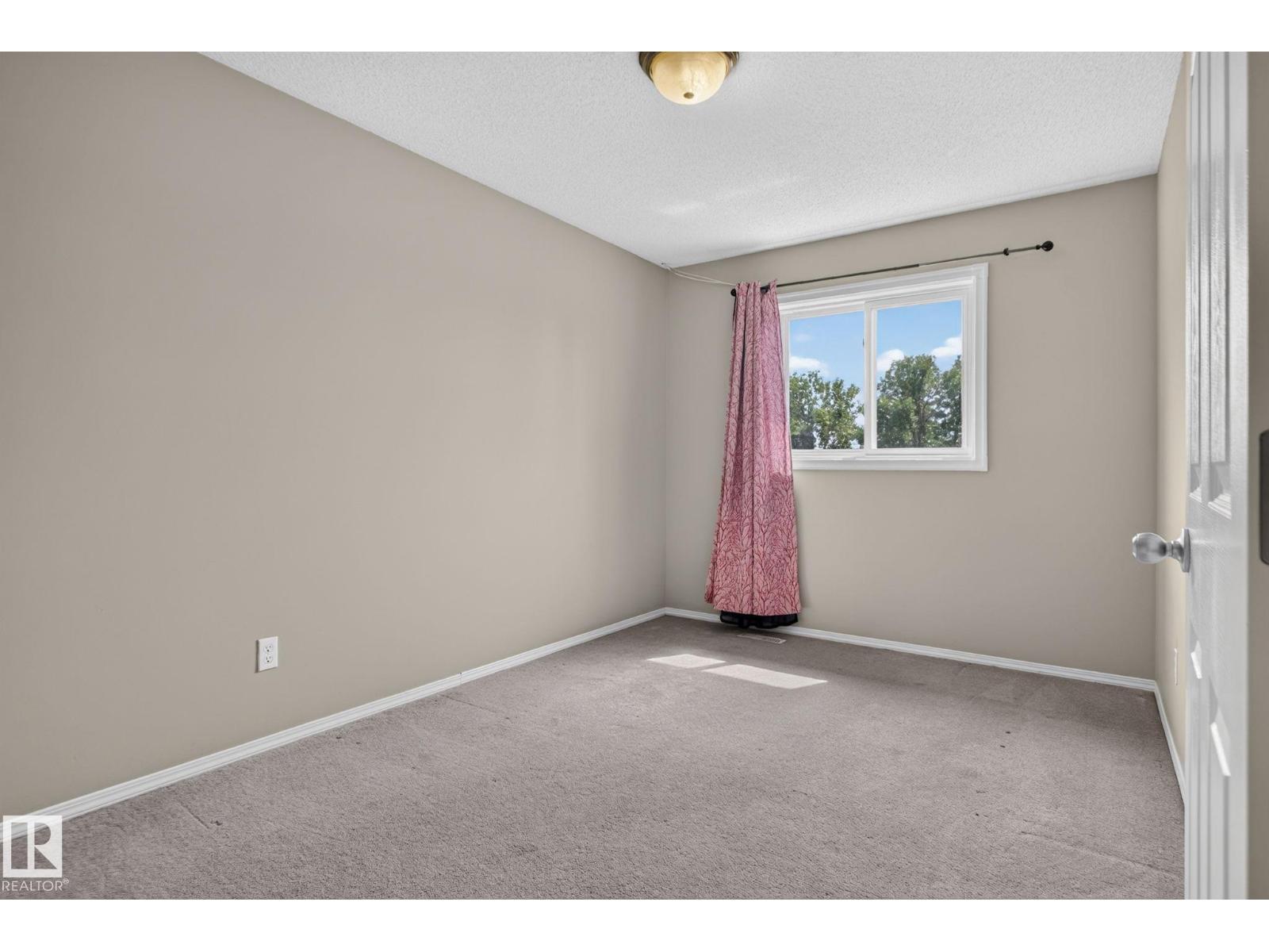 8923 173 AV NW - 42