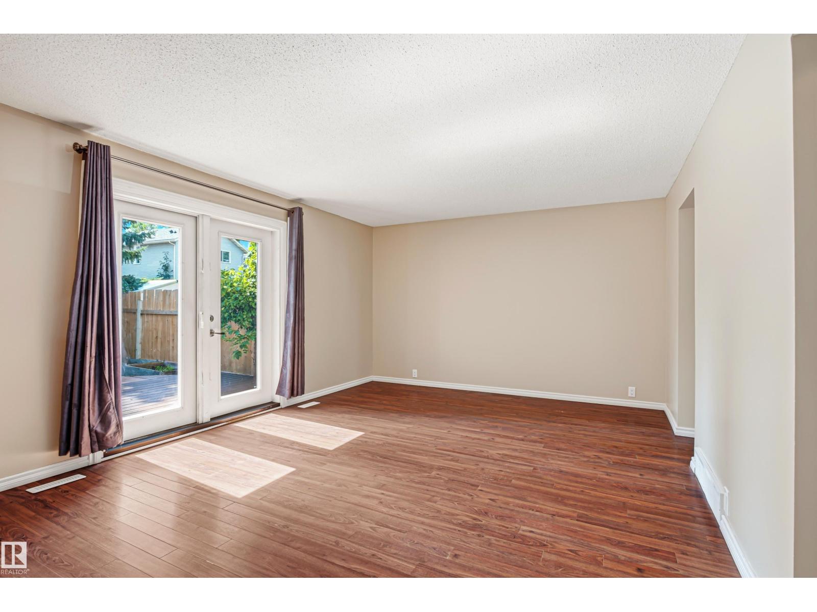 281 Vantage LN - 18