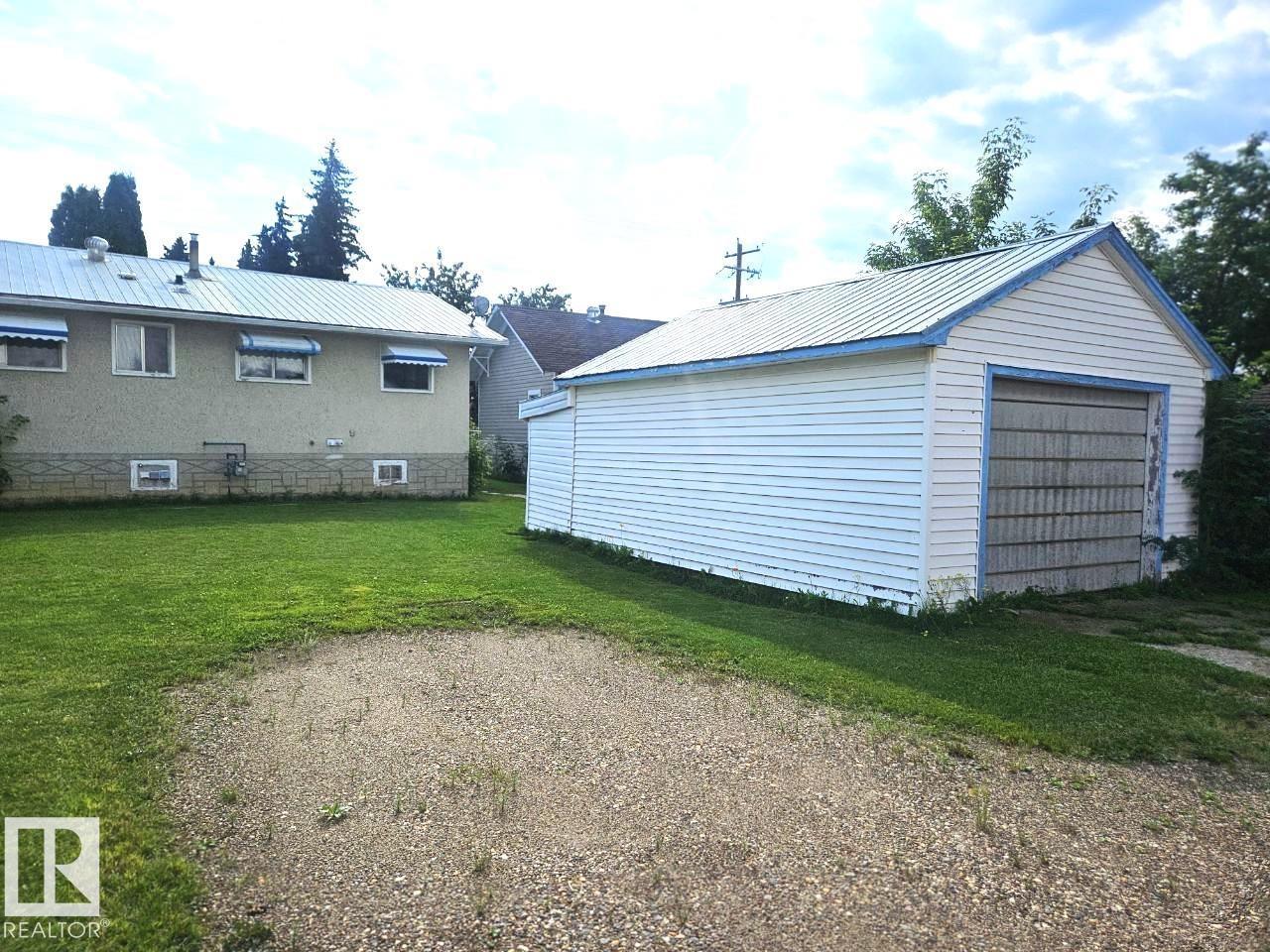 5024 50 ST - 2