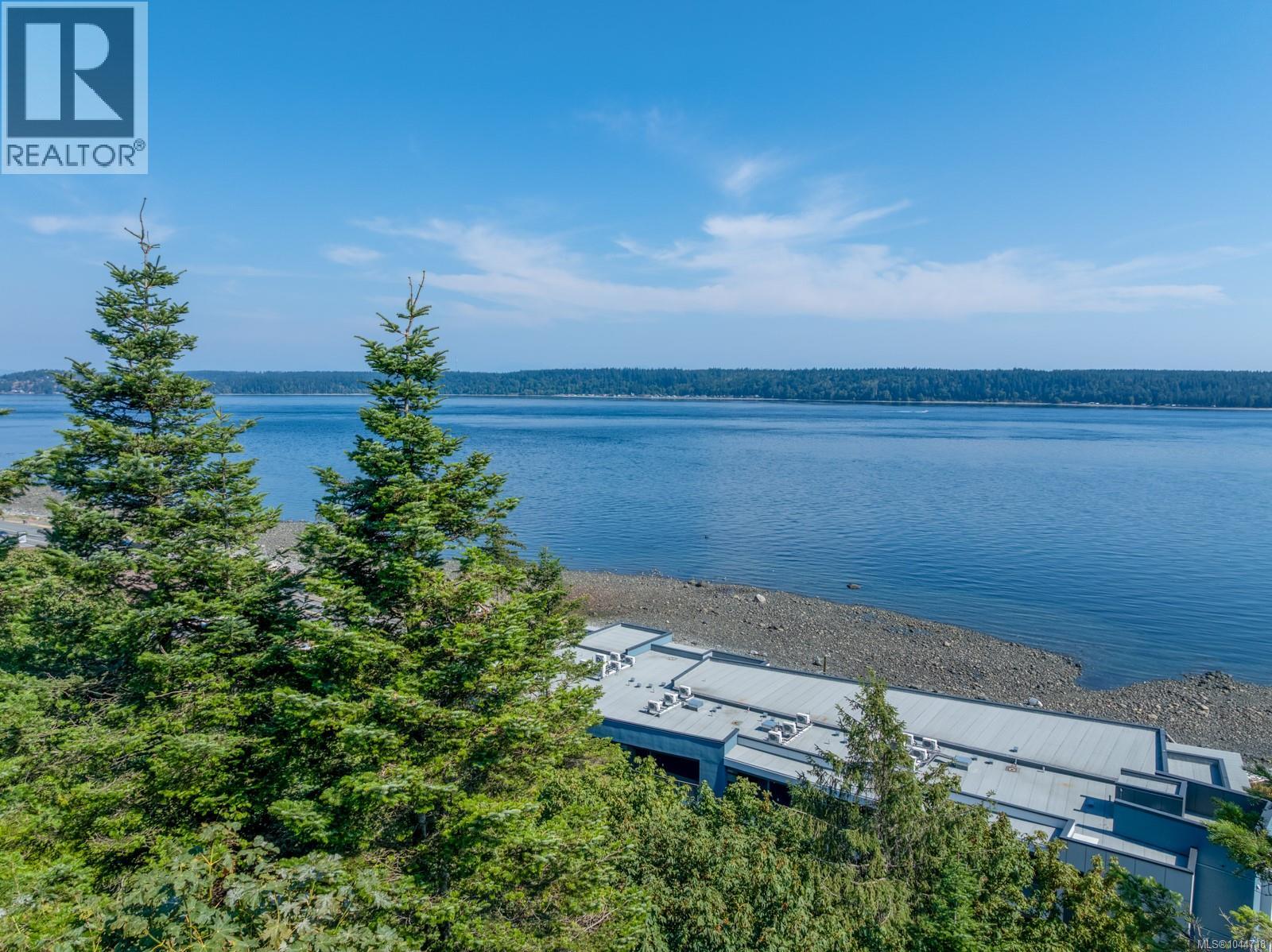 #505 536 Island Hwy S - 31