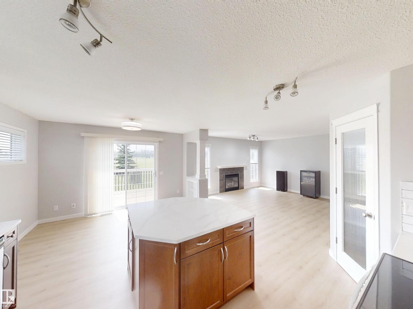21107 58 AV NW - 6