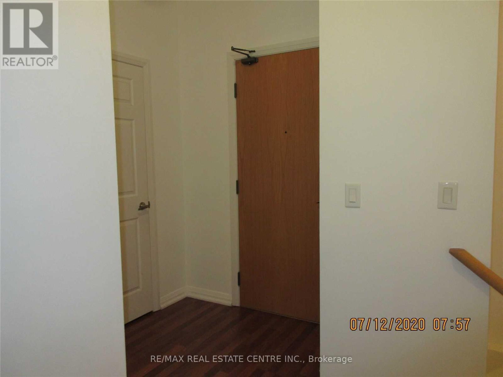 #TH#111 220 FORUM DRIVE - 2