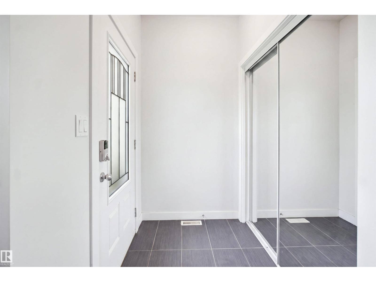 #22 723 172 ST SW - 2