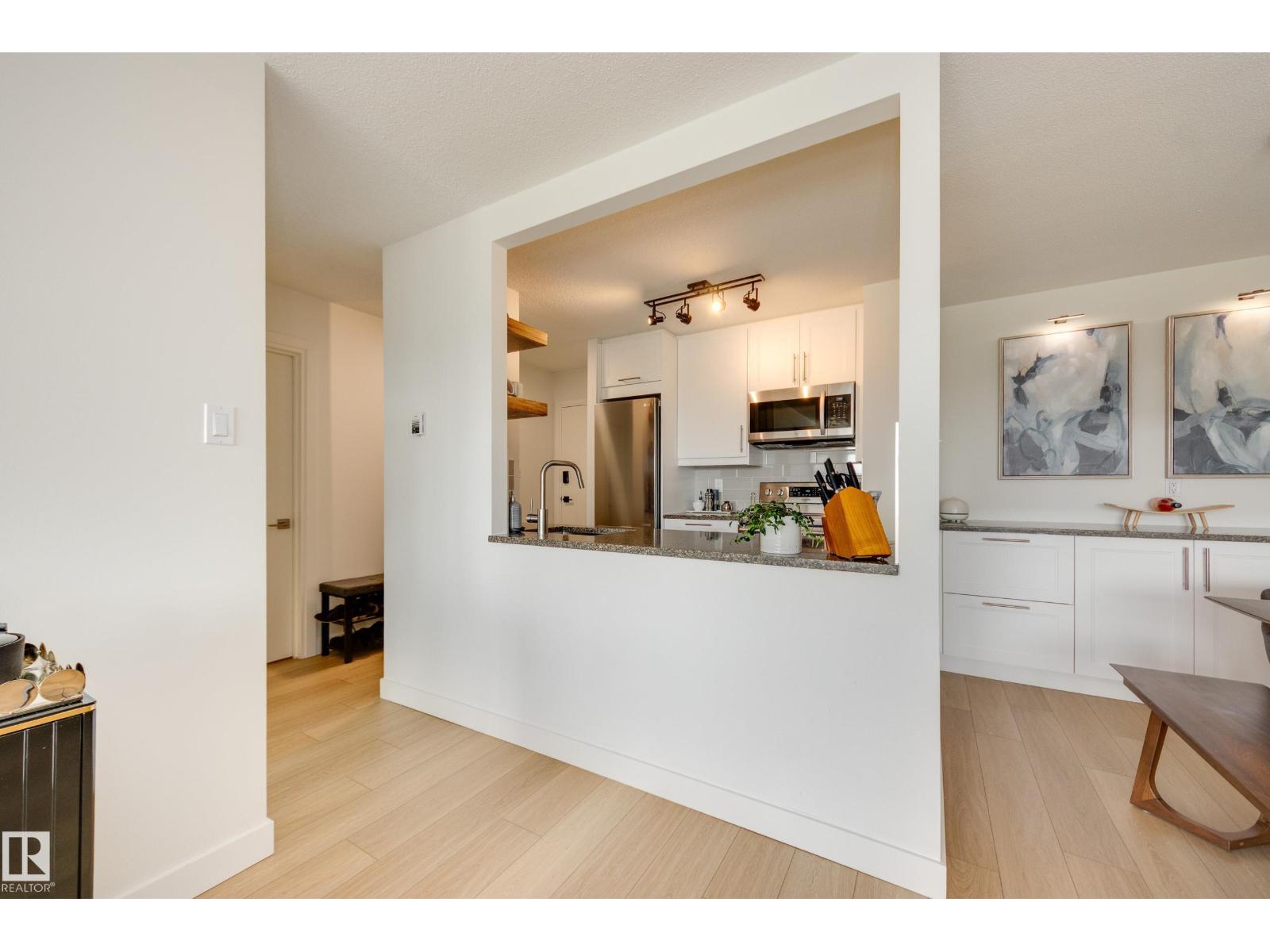 #502 9835 113 ST NW - 21