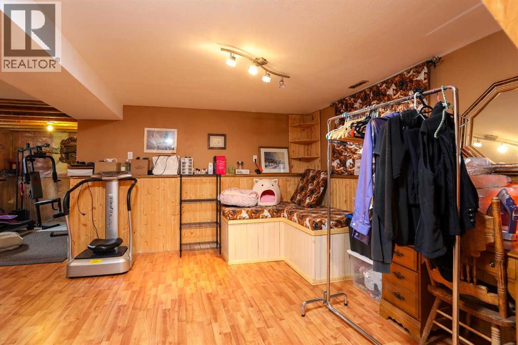 210 Macewan Street - 17