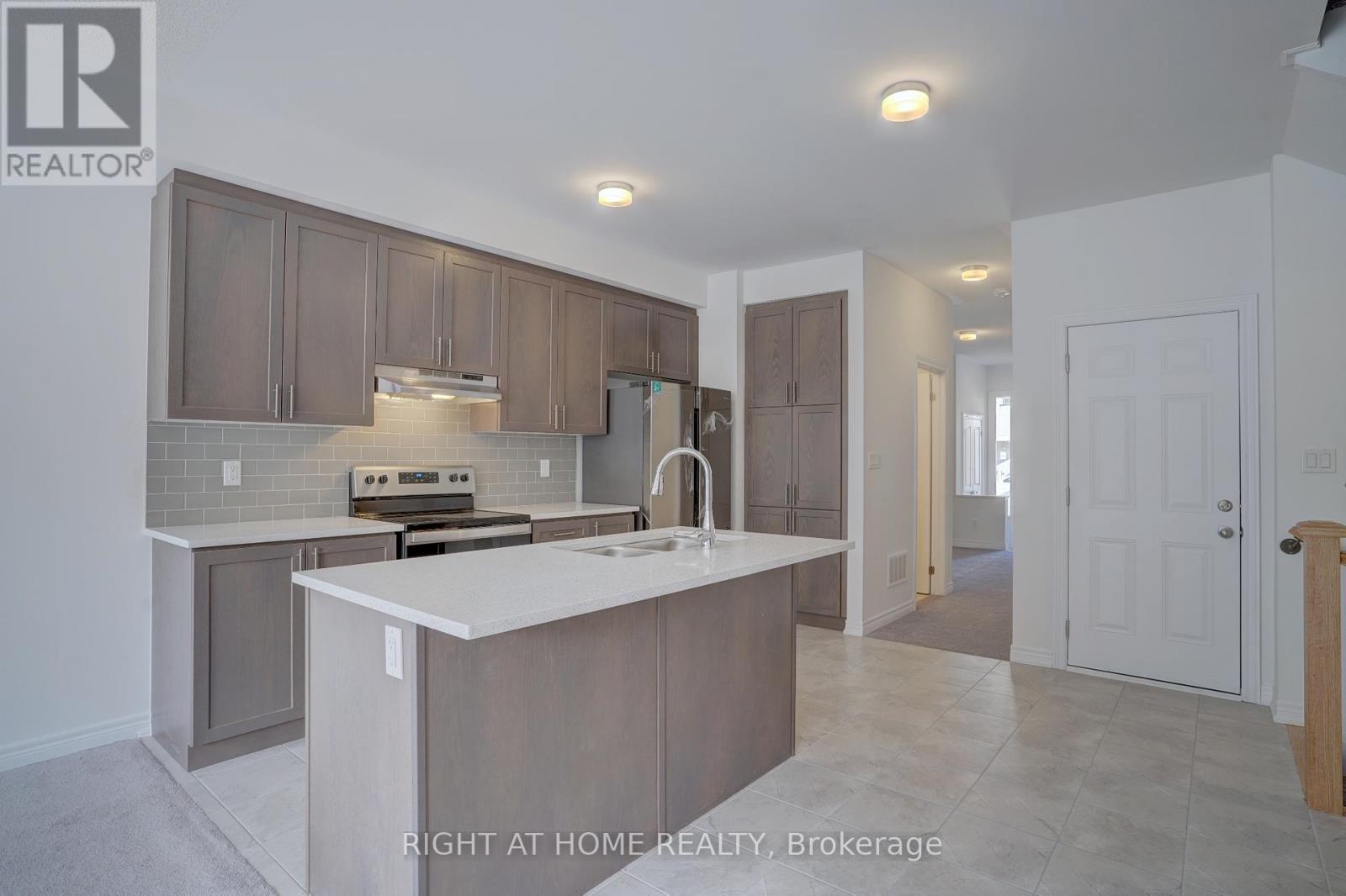 2038 CAMERON LOTT CRESCENT - 4