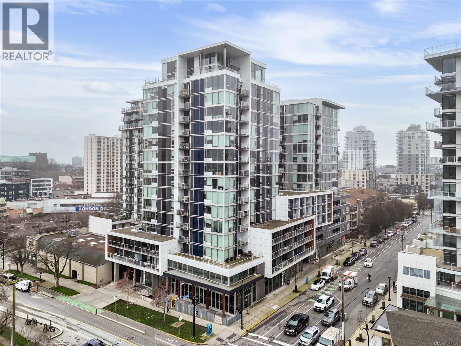 #213 989 Johnson St - 1