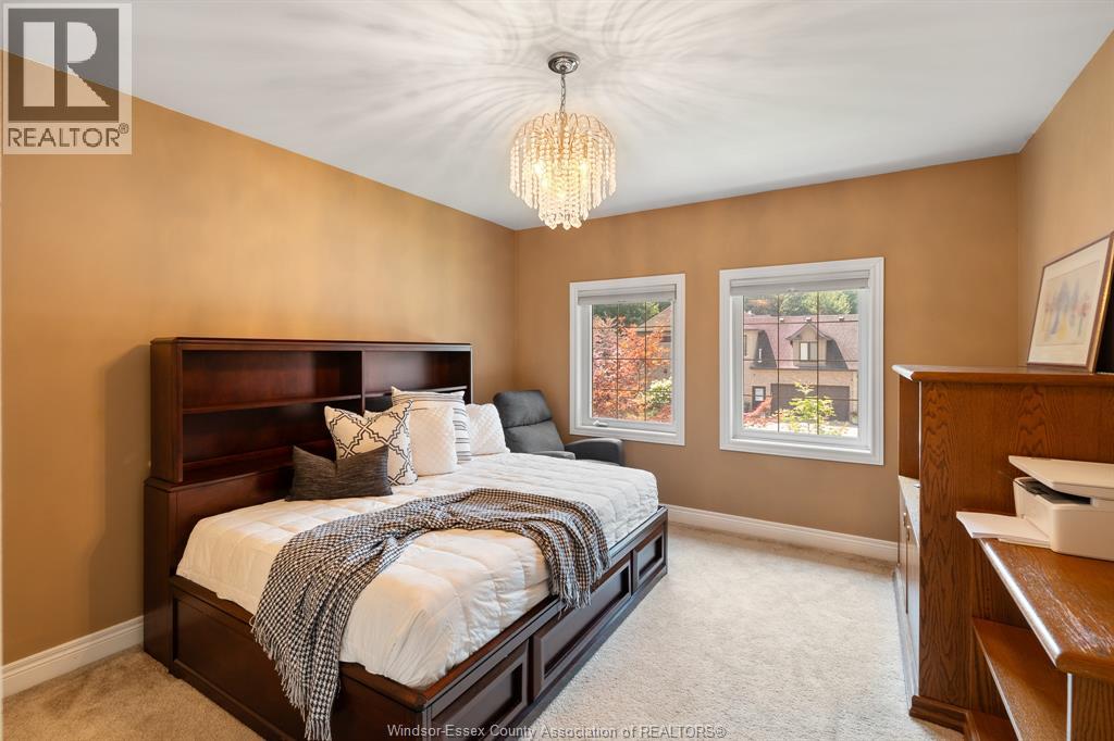210 Vintage Oak DRIVE - 29