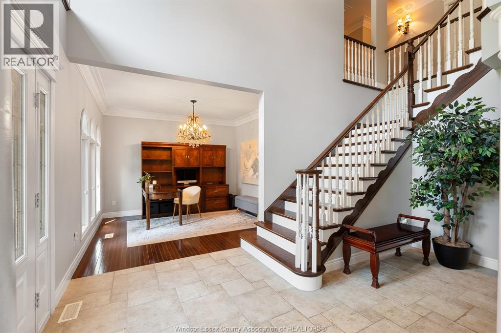 210 Vintage Oak DRIVE - Image 7