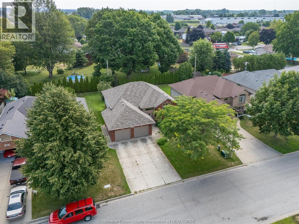 102 Joanne COURT - 33