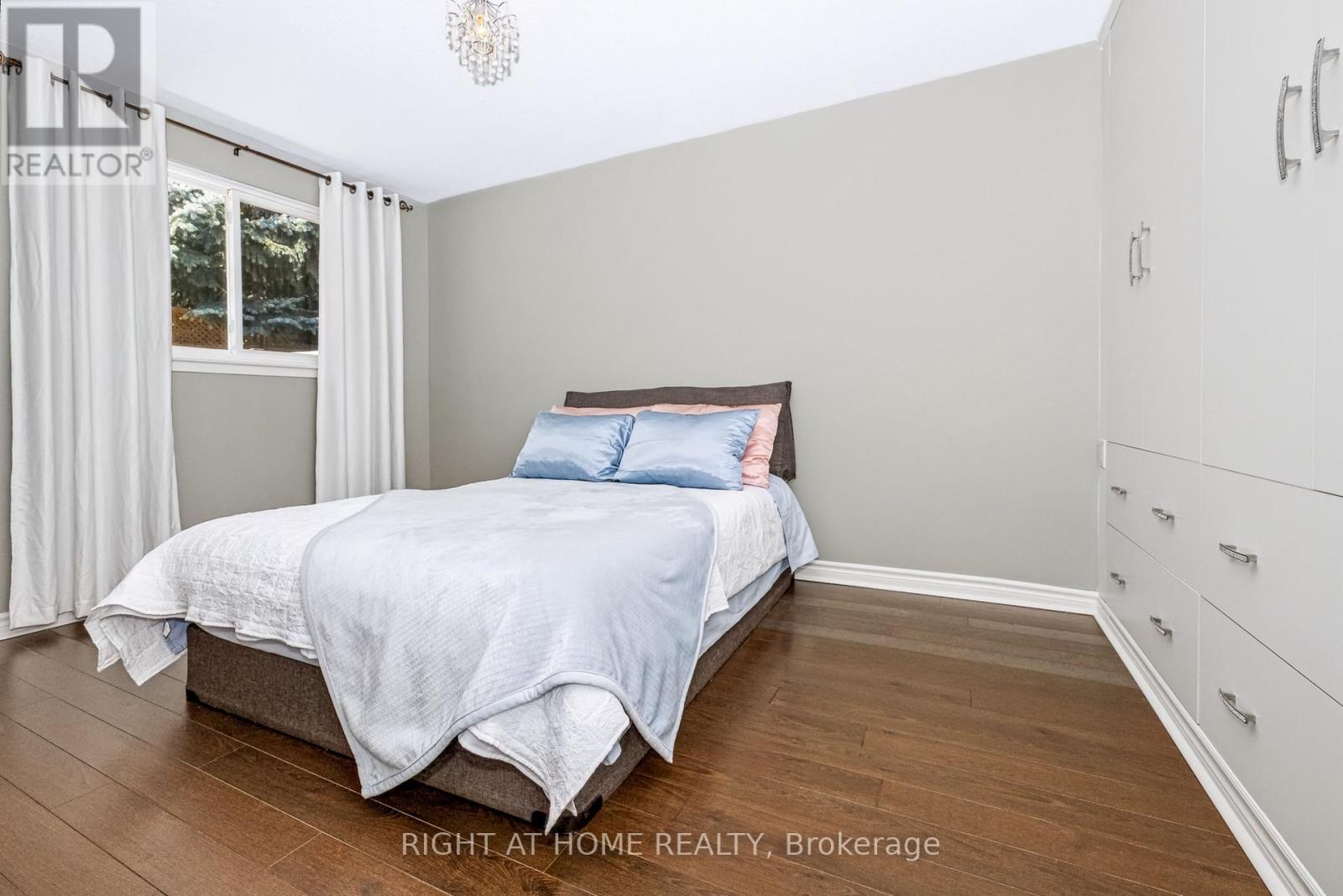 229 BRITANNIA AVENUE - 14