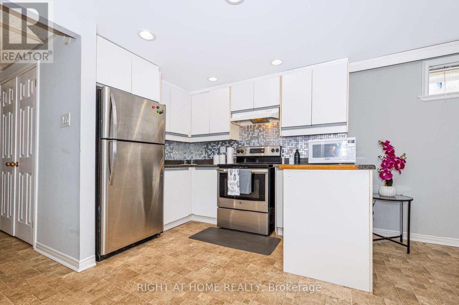 229 BRITANNIA AVENUE - 21