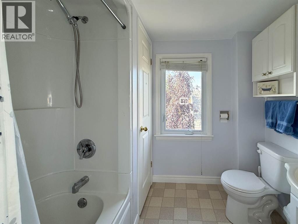 8192 PETROLIA LINE - Image 19