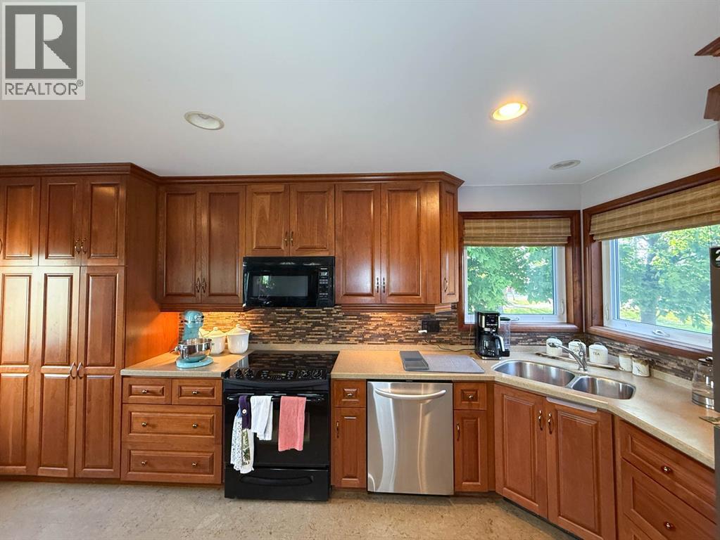 8192 PETROLIA LINE - Image 5