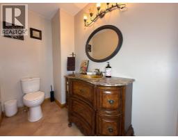 Foyer - 8192 Petrolia Line, Brooke Alvinston, ON N0N1A0 Photo 10