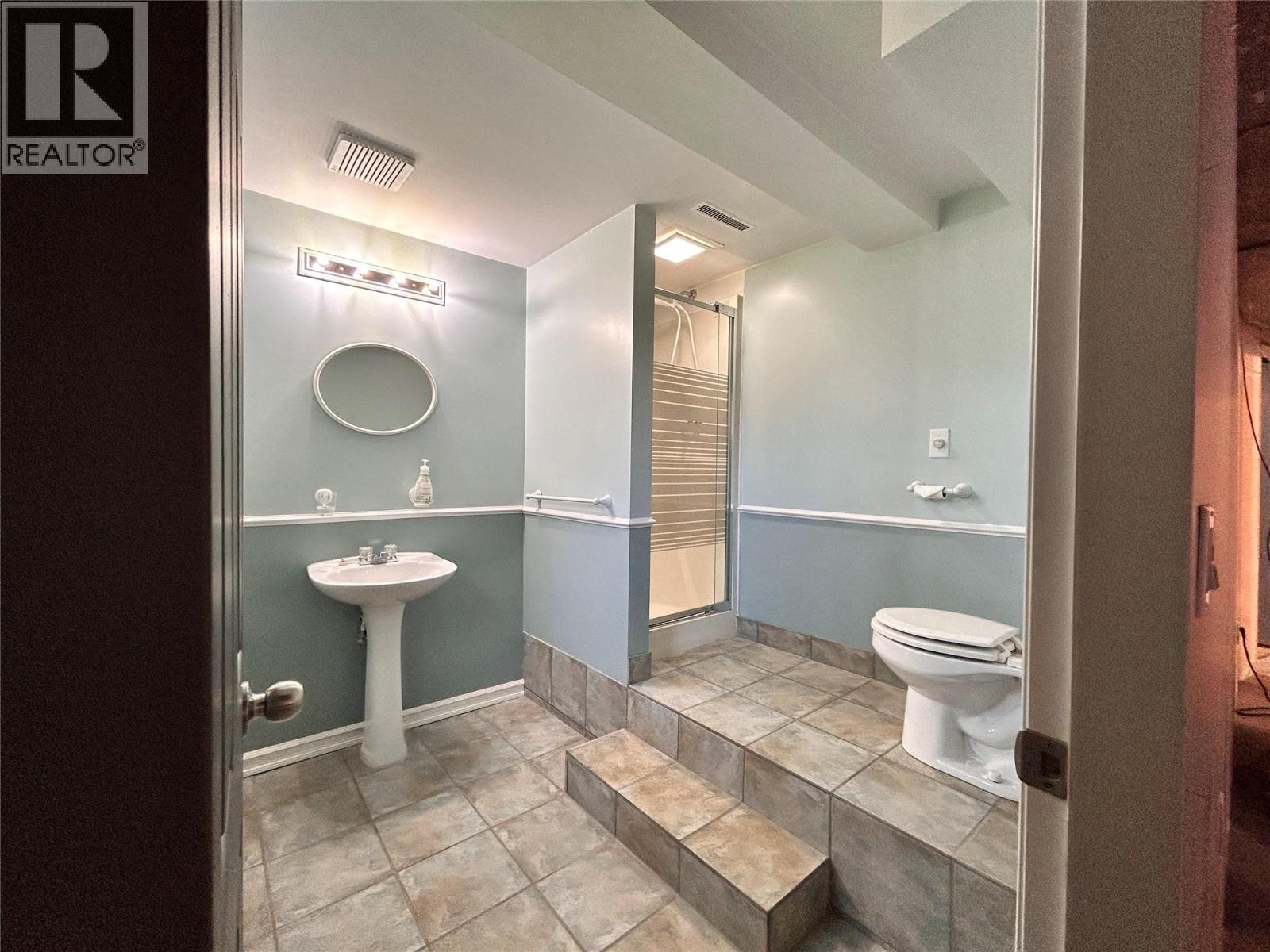 2066 CAUGHLIN Road, Fruitvale