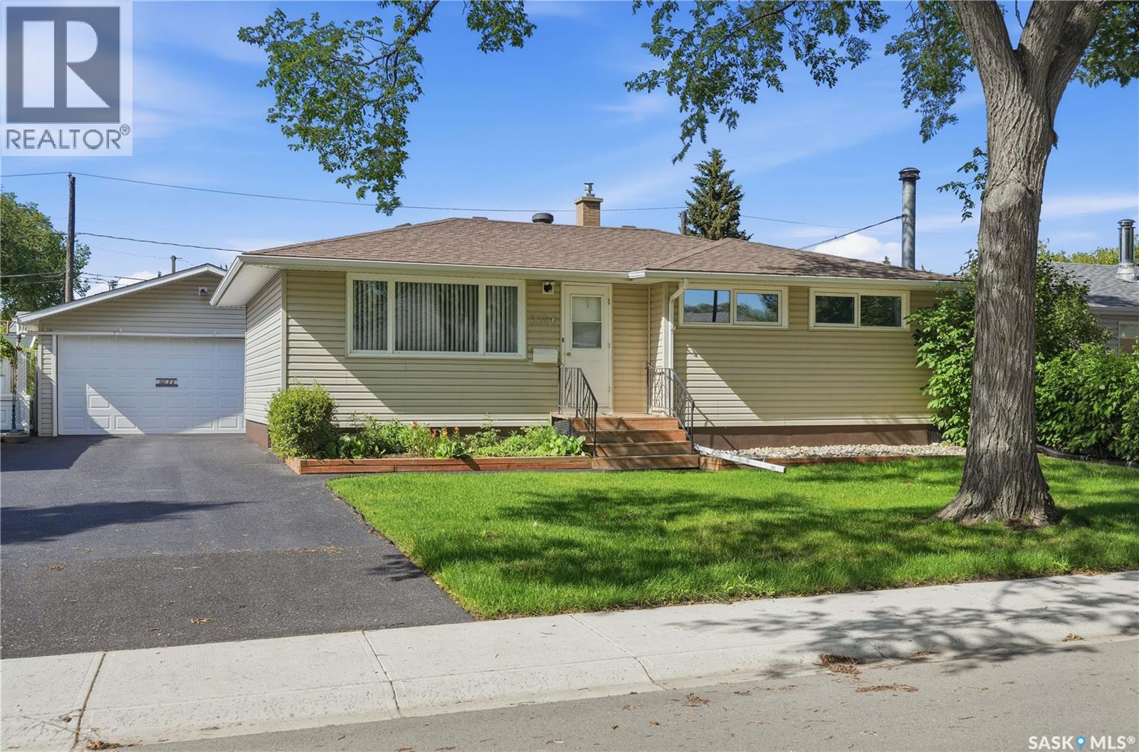 3326 4th AVENUE N, Regina — photo 2