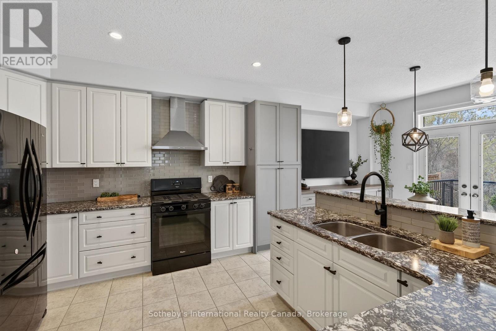 19 GARBUTT CRESCENT - 12