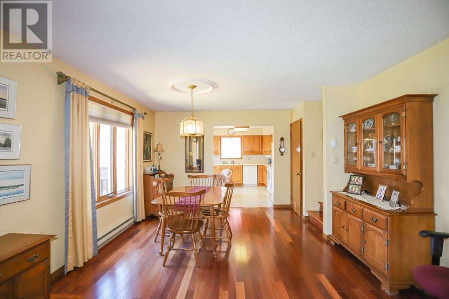 56 Prince Charles CRES - 11