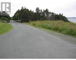 54 Robert's Road North thumbnail 6