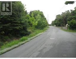 54 Robert's Road North thumbnail 8