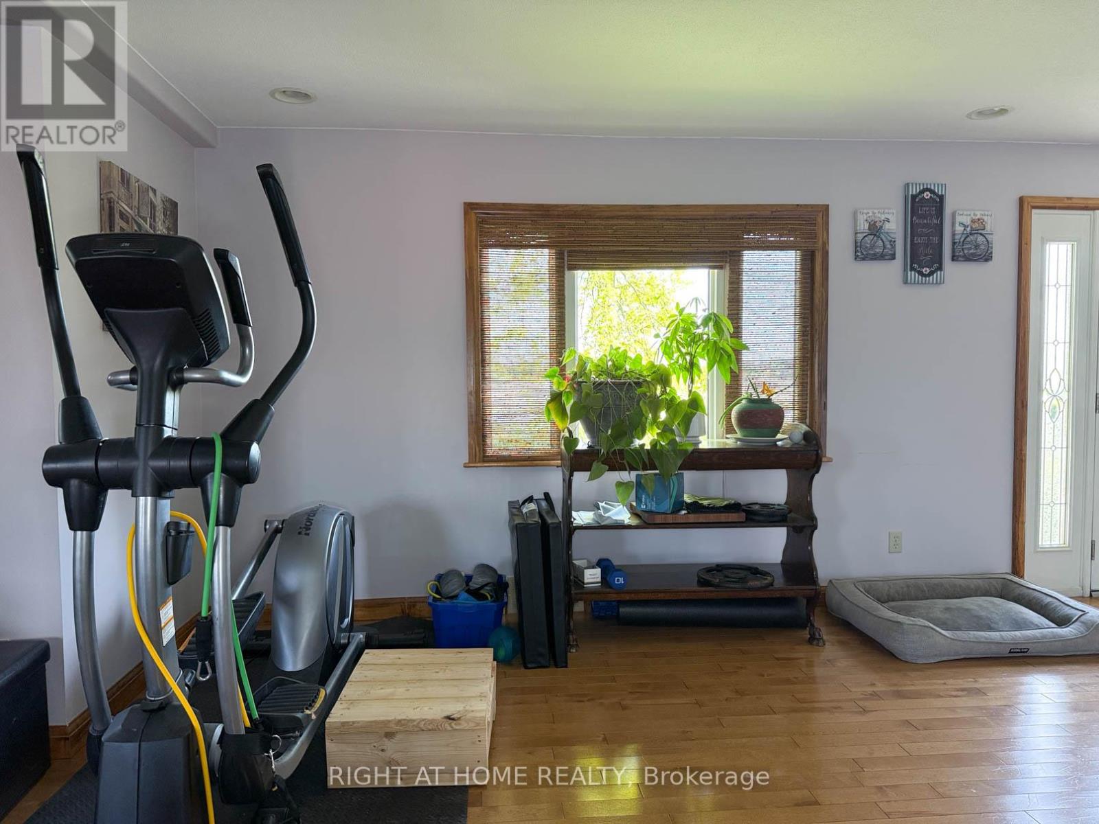 8192 PETROLIA LINE - Image 11