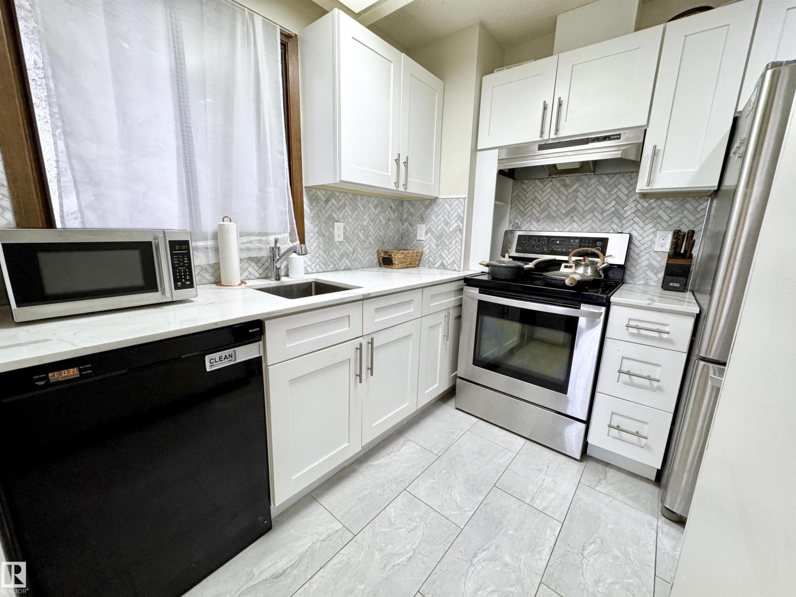 10346A 121 Street NW - Photo 12