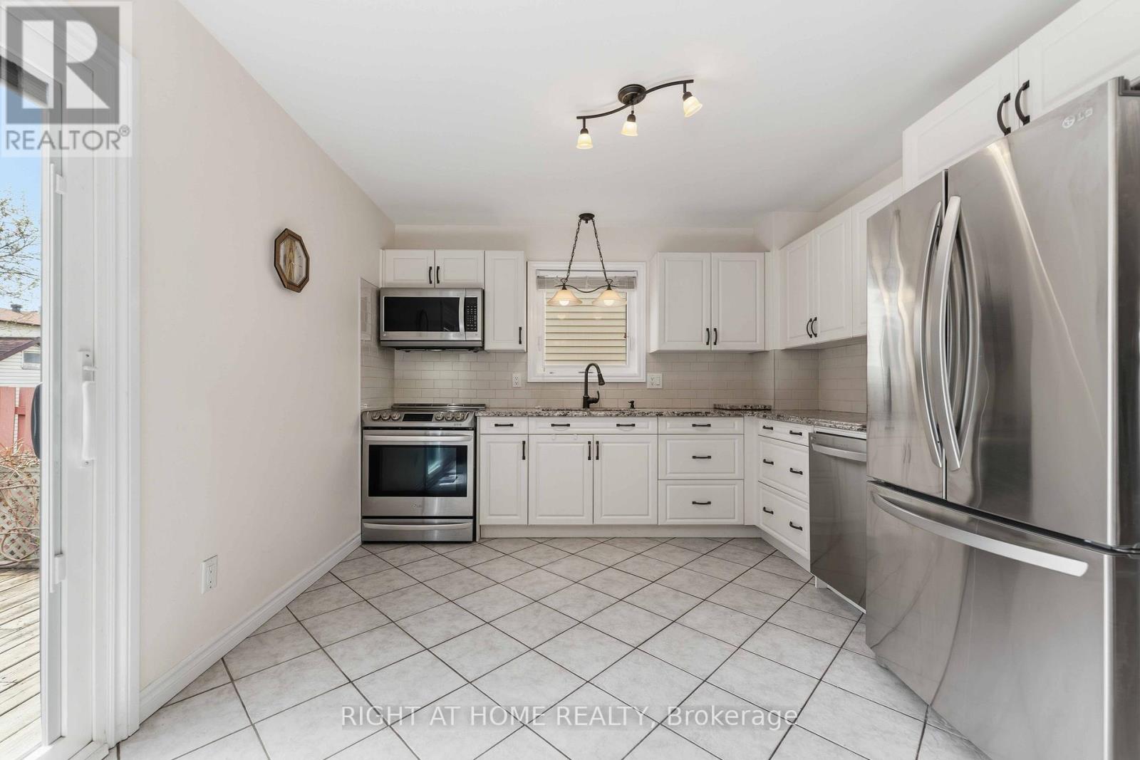 3 Bed, 2 Bath House for Sale in Ottawa – 26 DENHAM WAY, Ottawa – MLS# X13631094 - Image 13