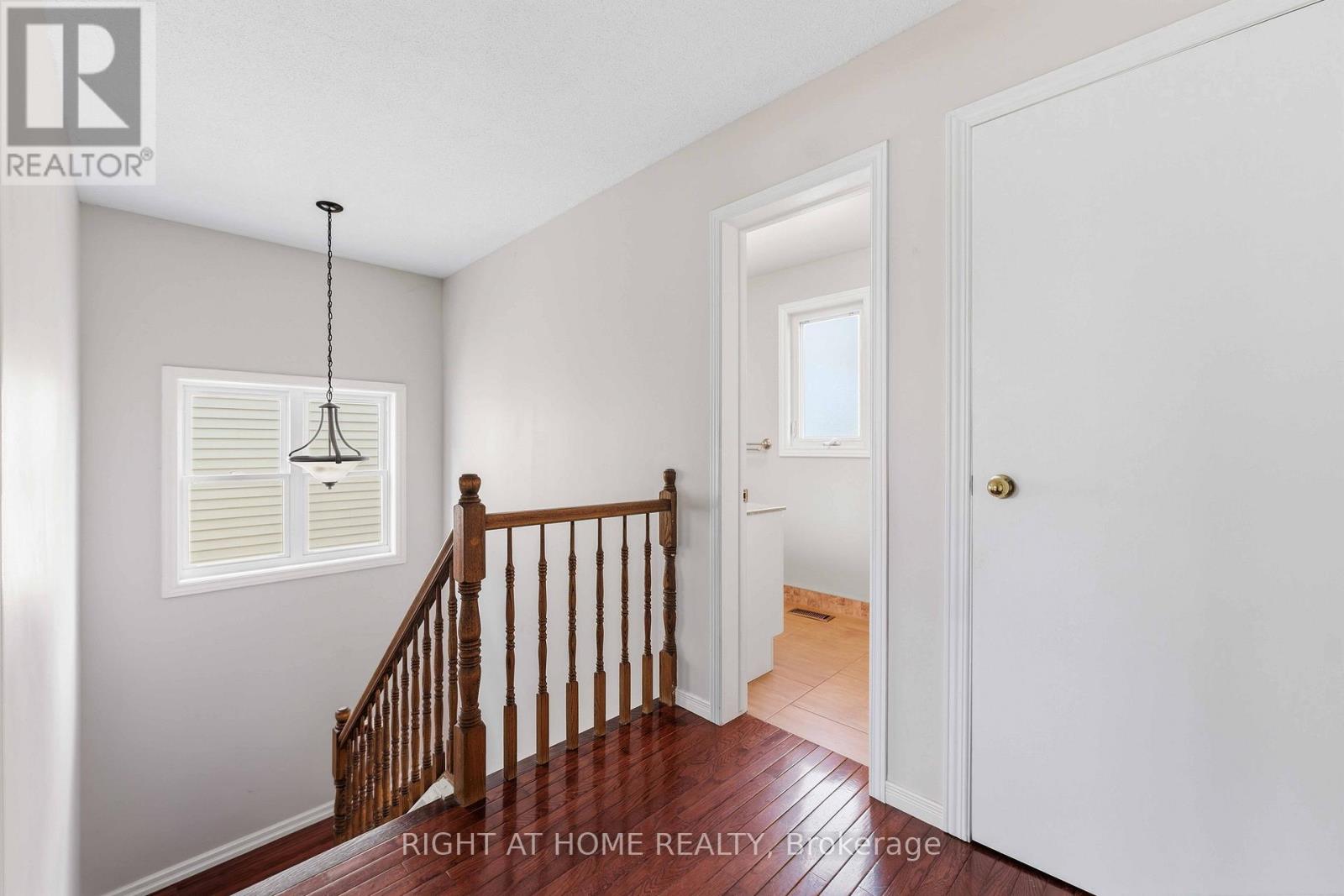 3 Bed, 2 Bath House for Sale in Ottawa – 26 DENHAM WAY, Ottawa – MLS# X13631094 - Image 17