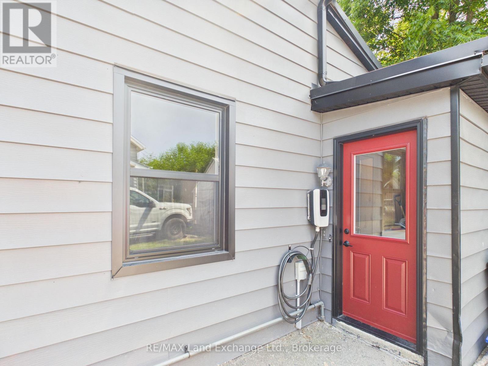 410 RUSSELL STREET - Image 3