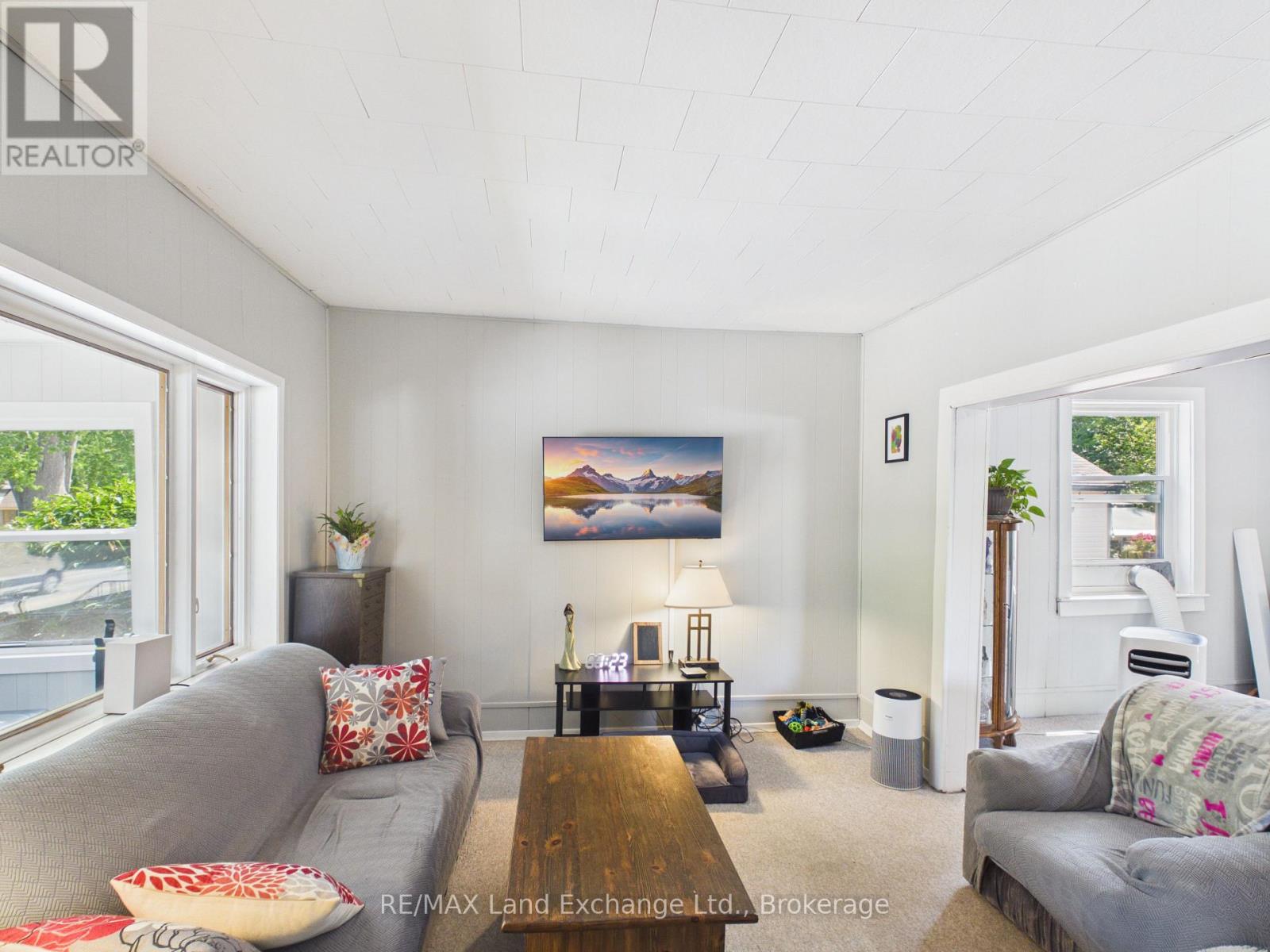 410 RUSSELL STREET - 7