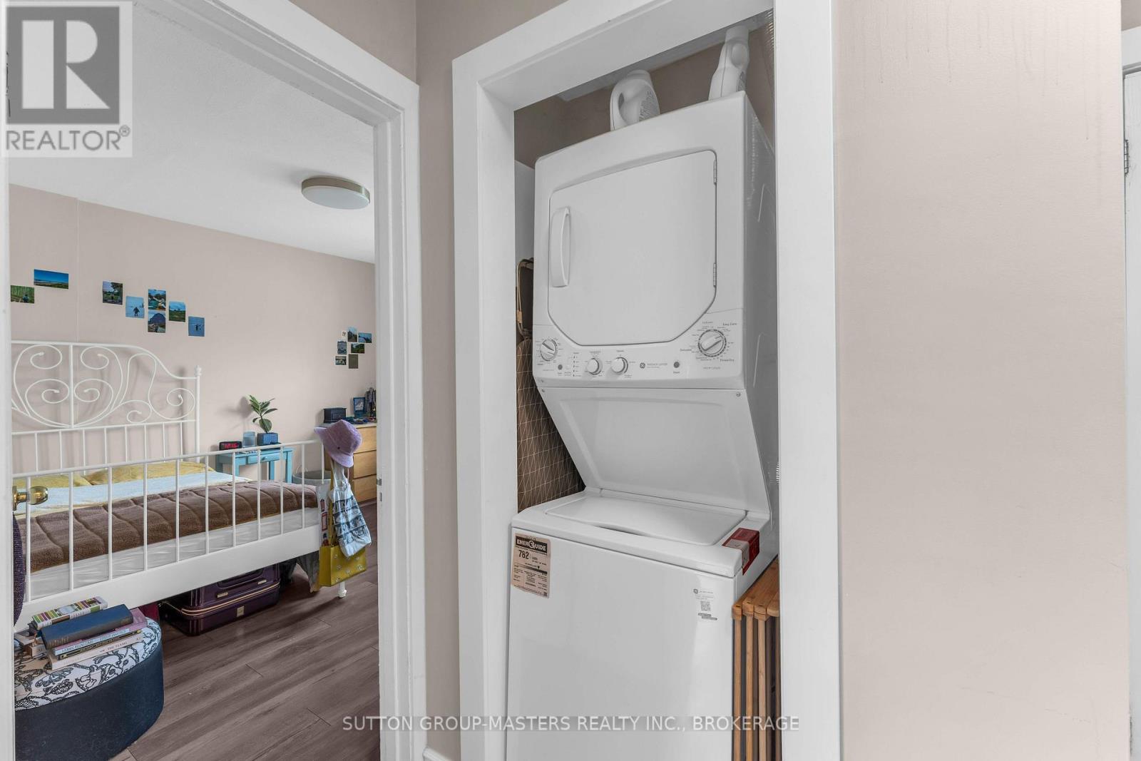 22 WESTDALE AVENUE W - 16