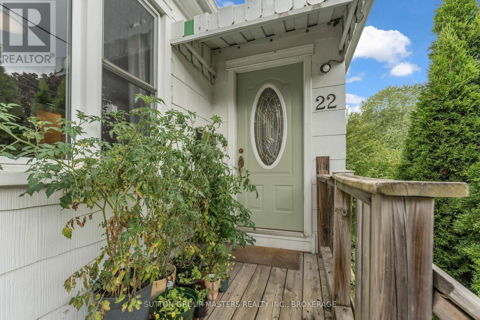 22 WESTDALE AVENUE W - 2