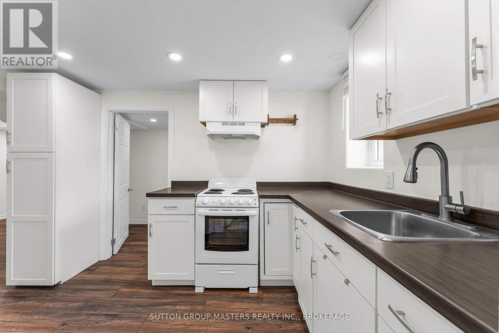 22 WESTDALE AVENUE W - 28