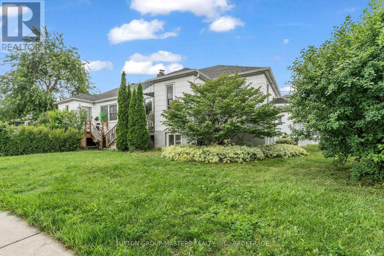22 WESTDALE AVENUE W - Image 4