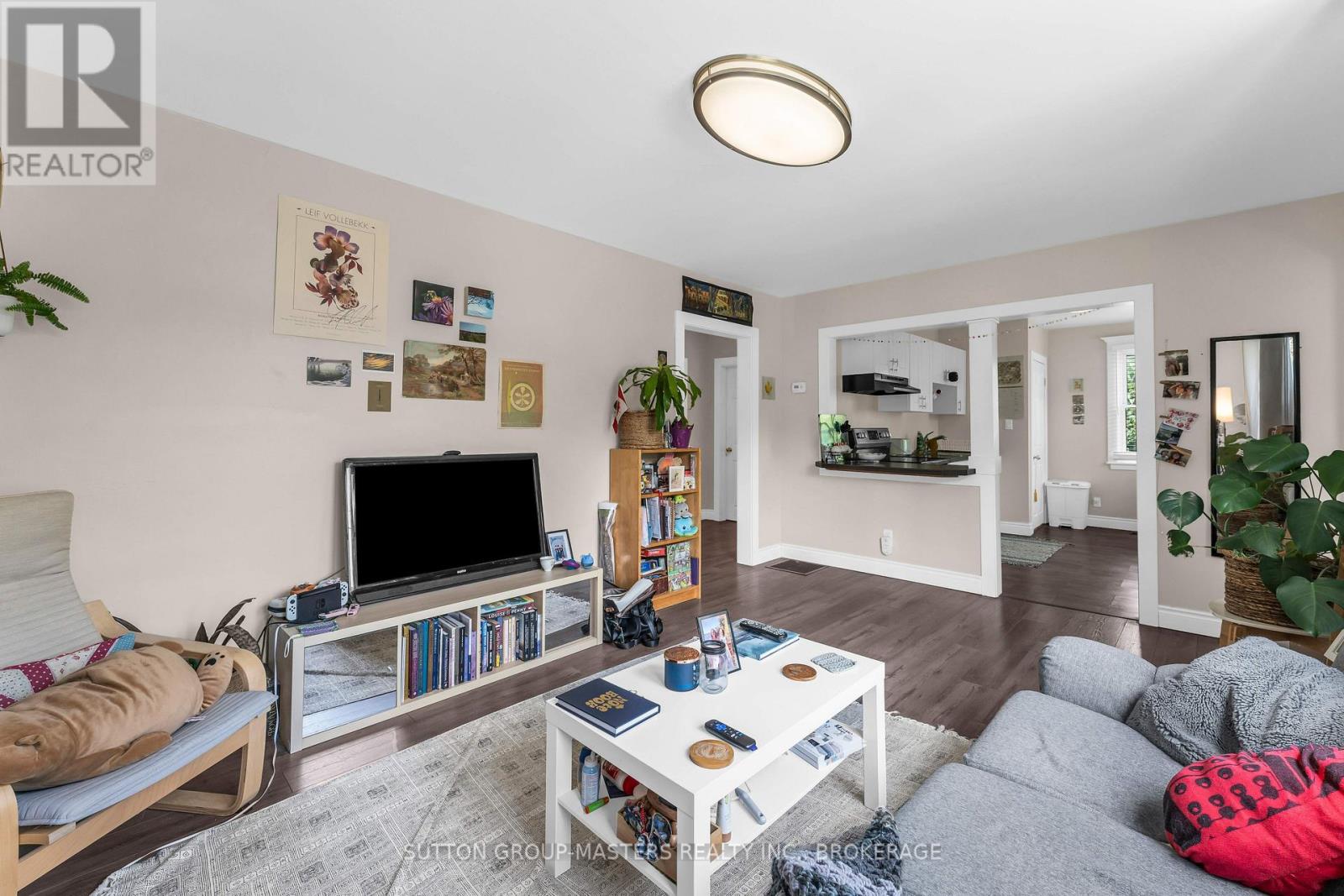 22 WESTDALE AVENUE W - Image 9