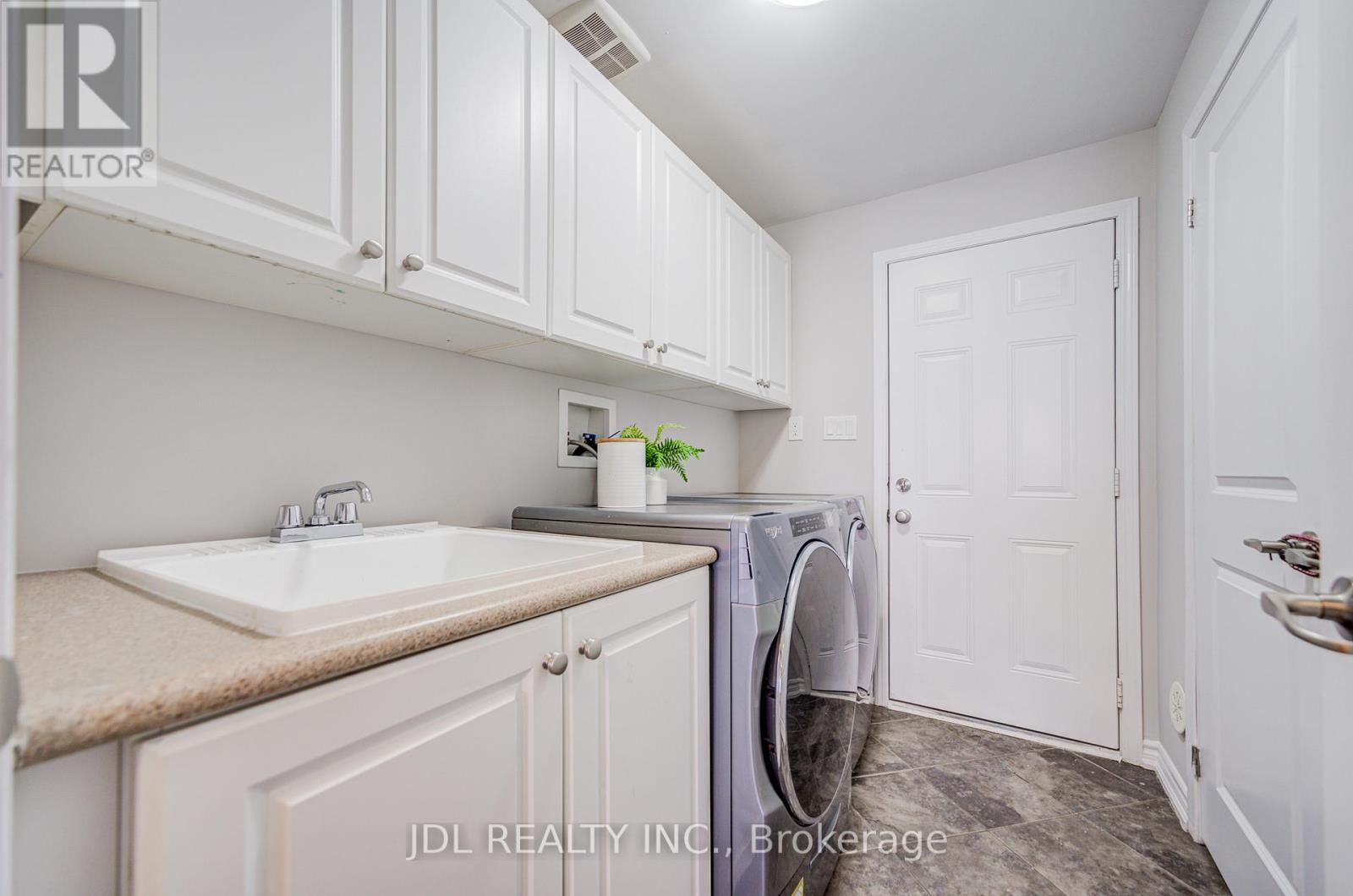 3002 PRESERVE DRIVE, UNIT 25 DRIVE - 10