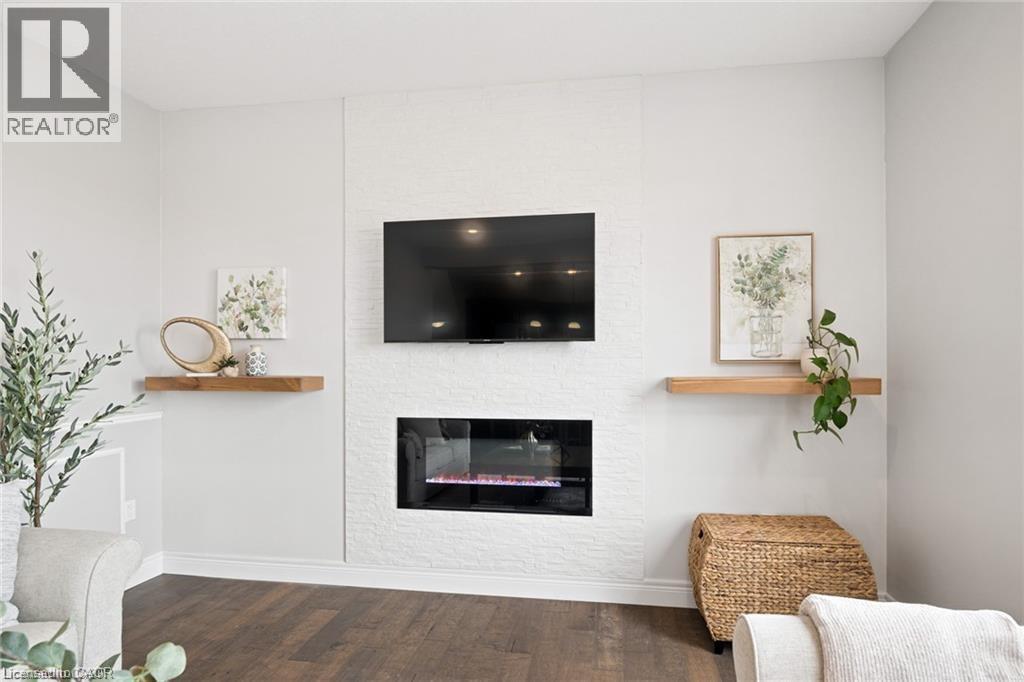 10 SPARROW Crescent - 19
