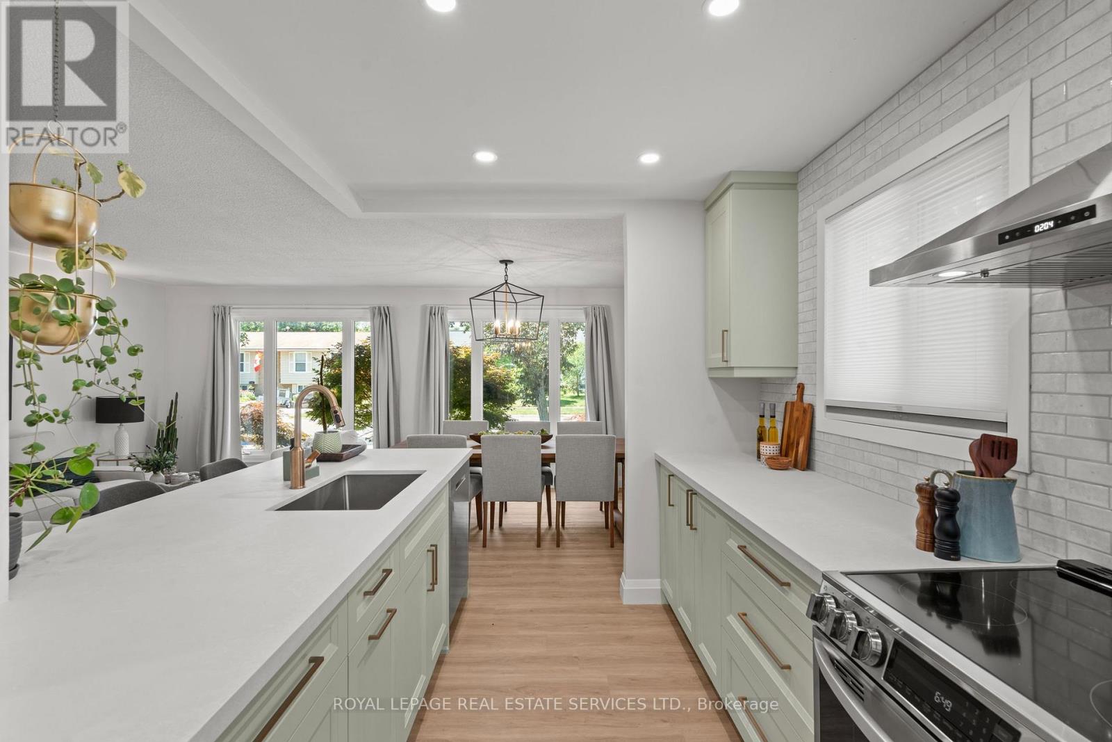 1348 JANINA BOULEVARD - 15