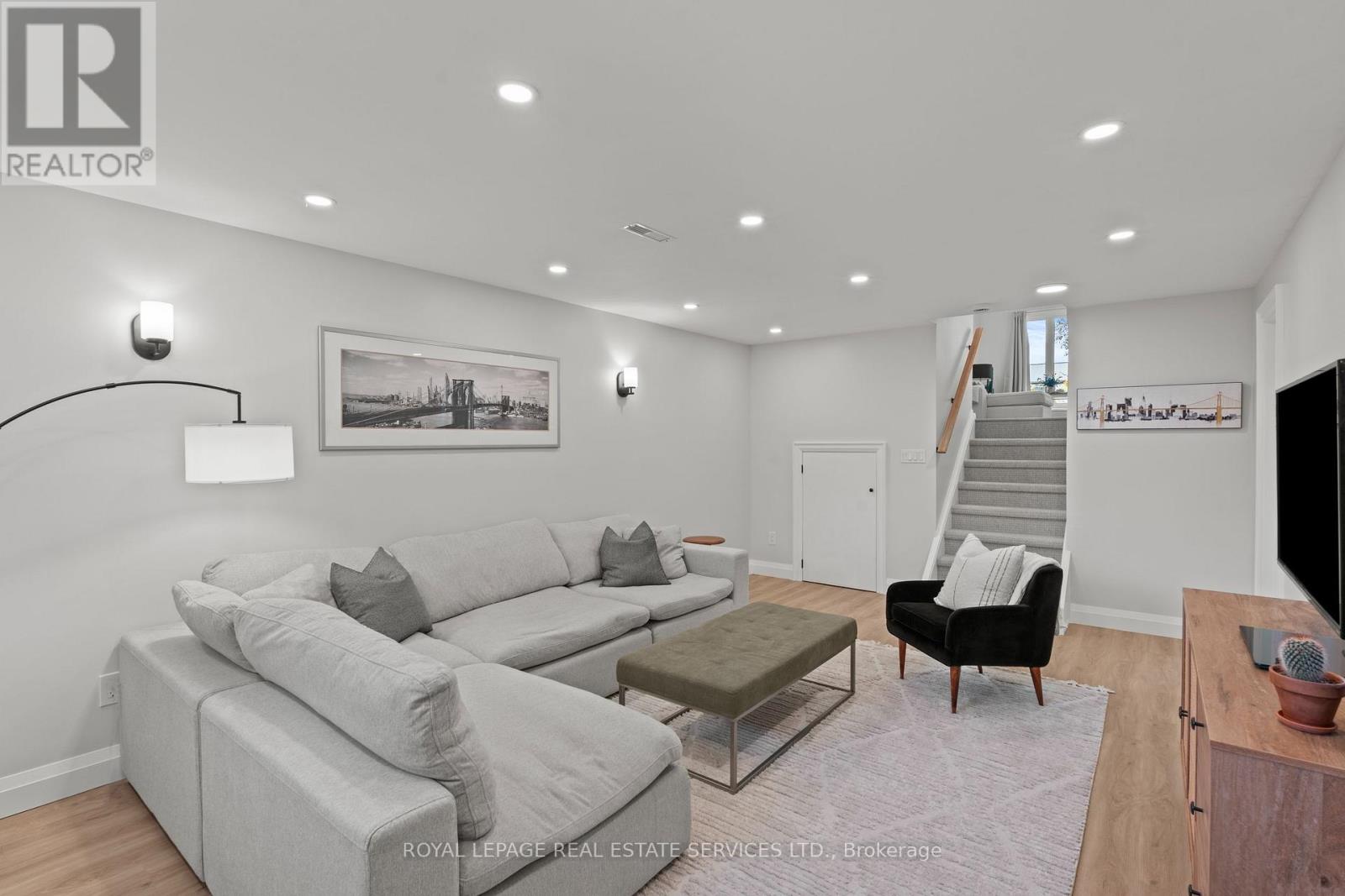 1348 JANINA BOULEVARD - 25