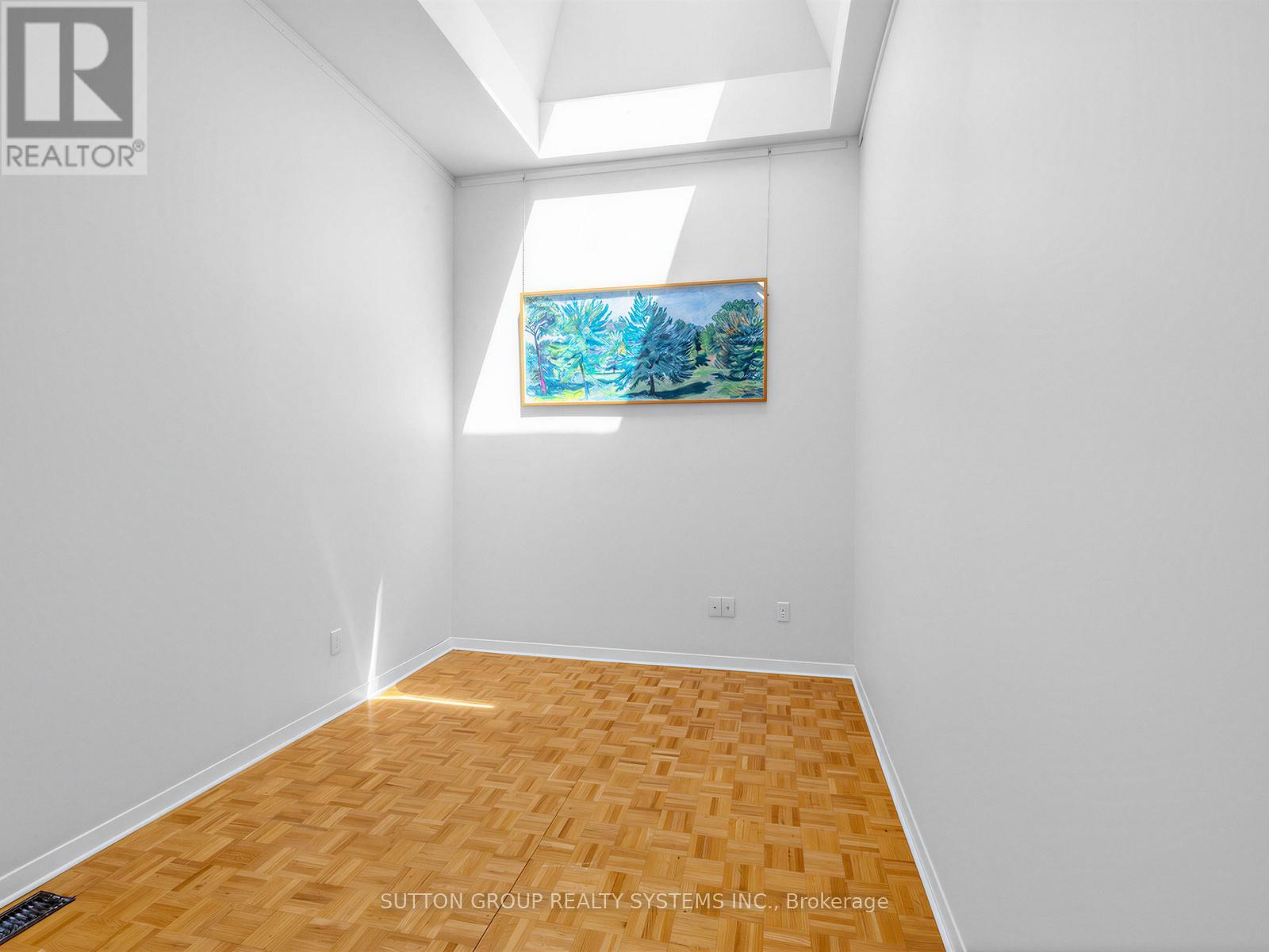 #5 6 BARTLETT AVENUE W - 16