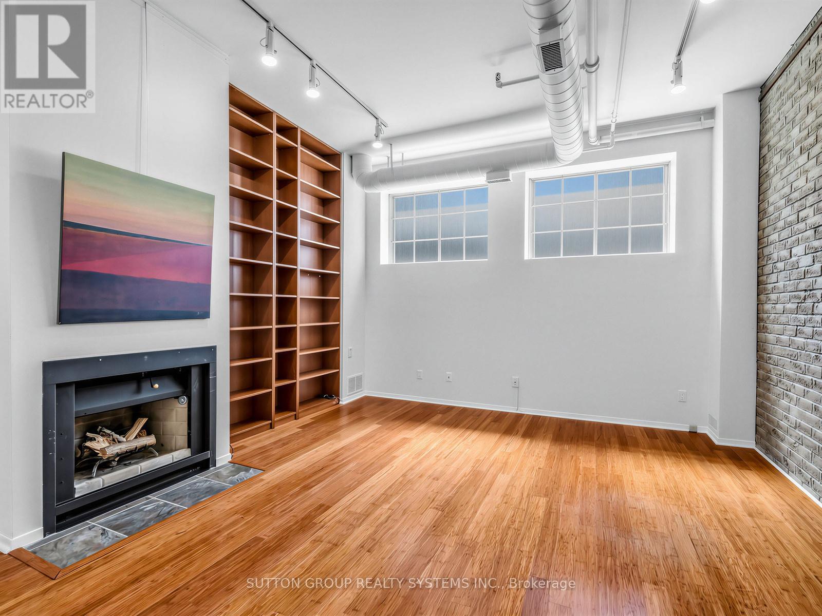 #5 6 BARTLETT AVENUE W - 4