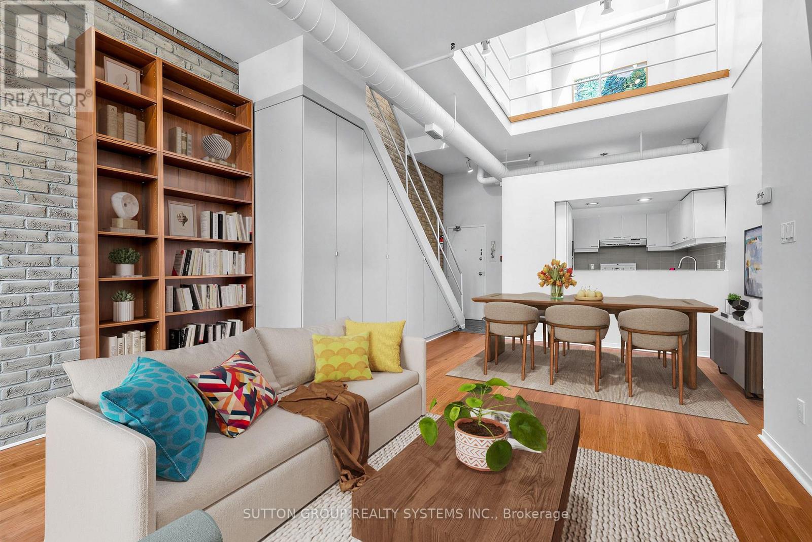 #5 6 BARTLETT AVENUE W - 6